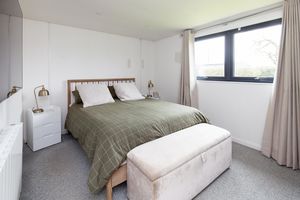 Bedroom- click for photo gallery